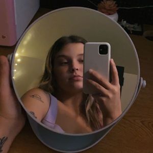 Meet your Posher, Alisa